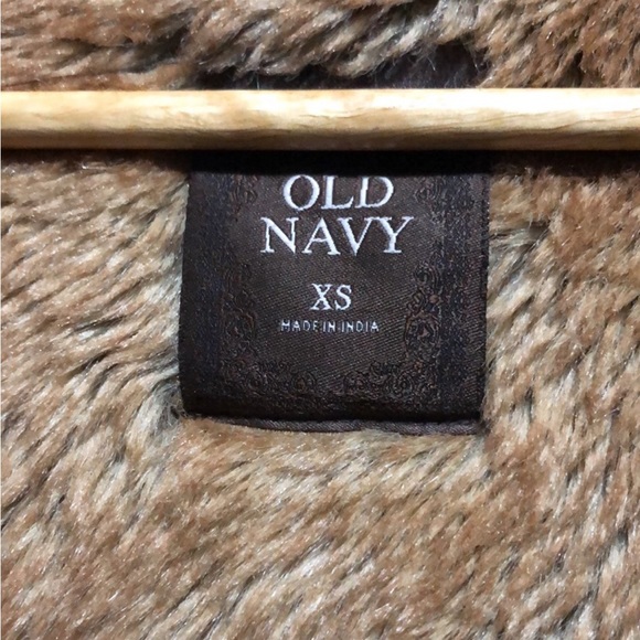 Old Navy jacket faux fur - Picture 4 of 9